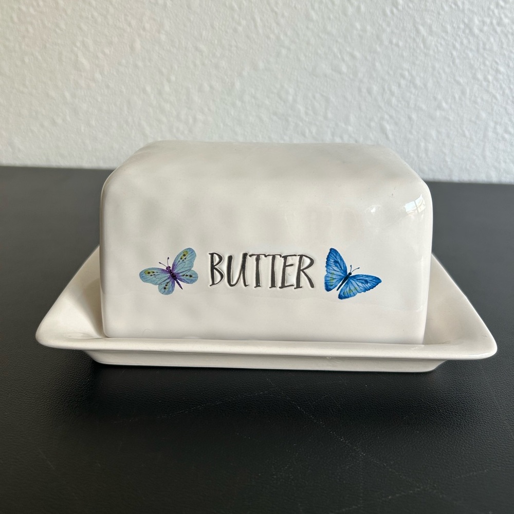 HARVEST GREEN STUDIO Ceramic Butter Tray With Lid BLUE BUTTERFLIES